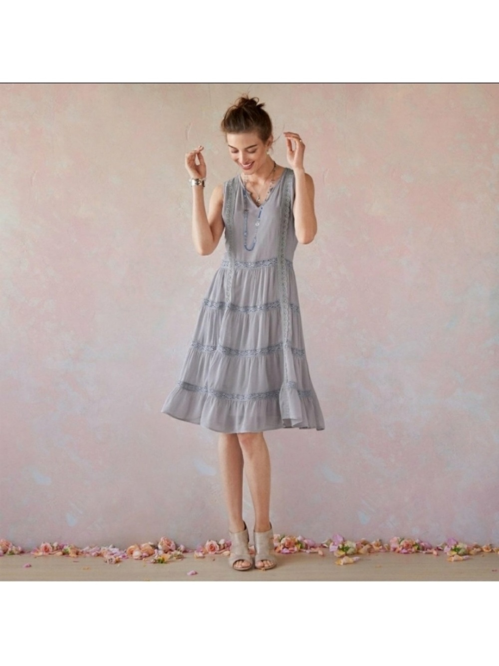 SUNDANCE Tiered Sonnet Gray Lace Dress Missing Slip